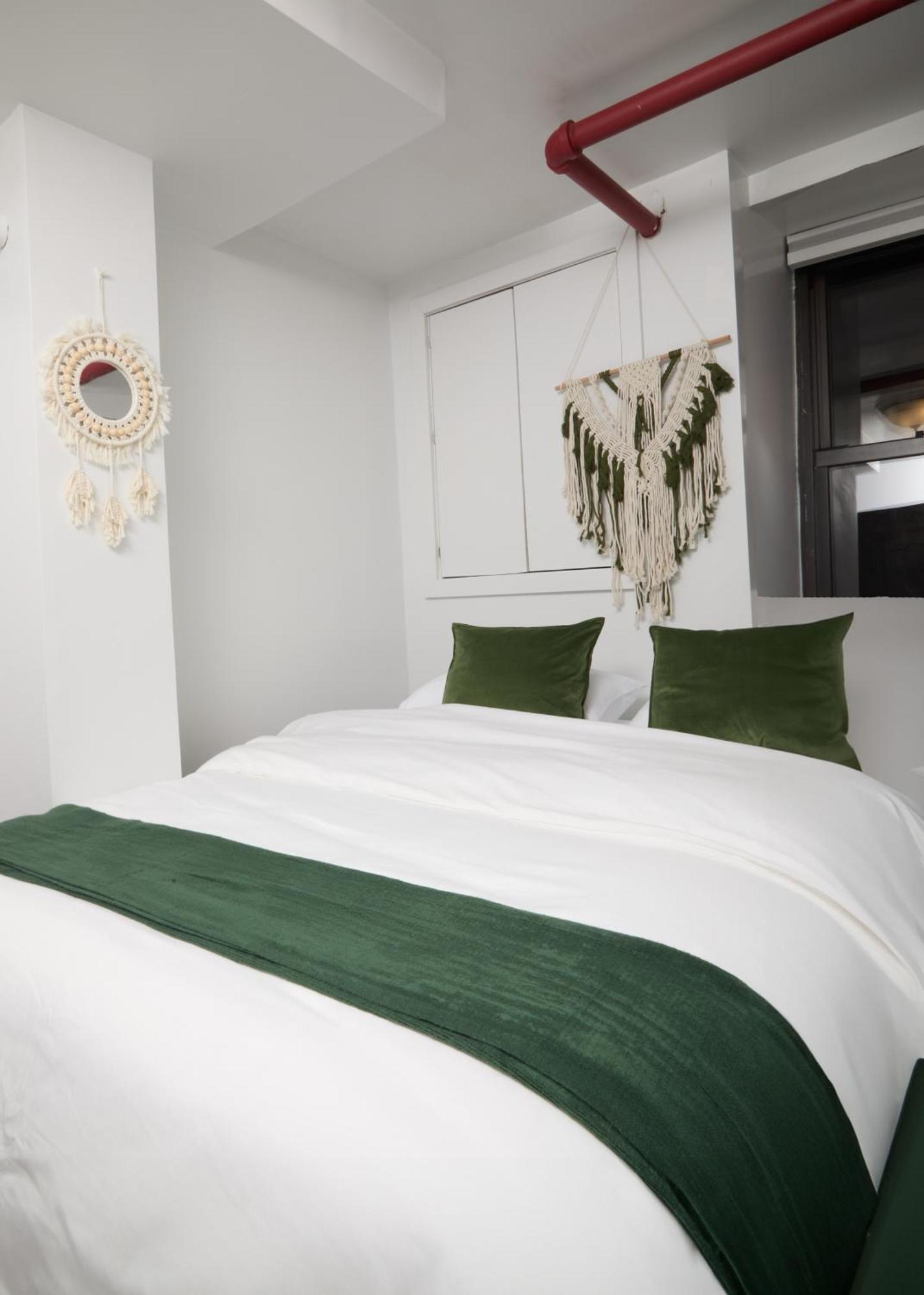 Comfy Guest House In Hell'S Kitchen นิวยอร์ก ภายนอก รูปภาพ